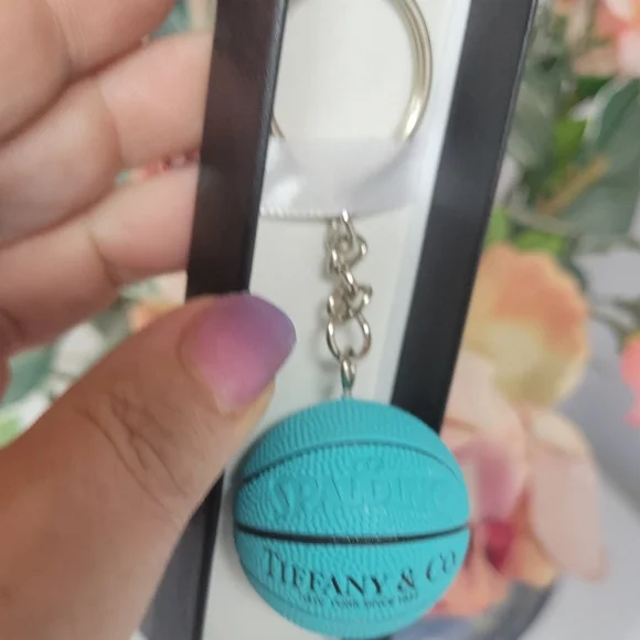 Spalding  And  Tiffany & Co 🏀 basketball Keychain Backpack Bag Keychain - Picture 5 of 11